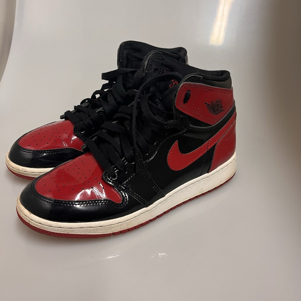 Nike Air Jordan 1 Retro High OG GS Size 7Y Red/white/black