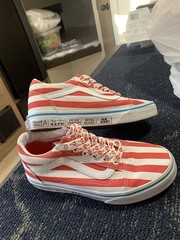 Vans Where’s Waldo Old Skool Sneakers Size 3 Kids Unisex Character Print Shoes