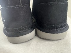 UGG Neumel Graphite Outline Unisex Black Suede Youth Size 2 NIB