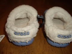 NEW Child Size C 6-7 Crocs Mammoth Kids Slip On Light Blue w Fuzzy Lining TWINS
