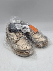 NEW Modern Moments by Gerber Unisex-Child Oxfords – Platinum – Size 7 Kids
