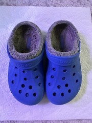 Crocs Kids‘ Classic Lined Fuzzy Clogs Size C8 Sky Blue
