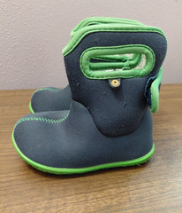BOGS Baby Classic Solid Boot Boys‘ Infant-Toddler Boot Blue/Green US Size 6