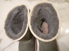 UGG KIDS CLASSIC SHORT II – 1017703K Size 4 Used