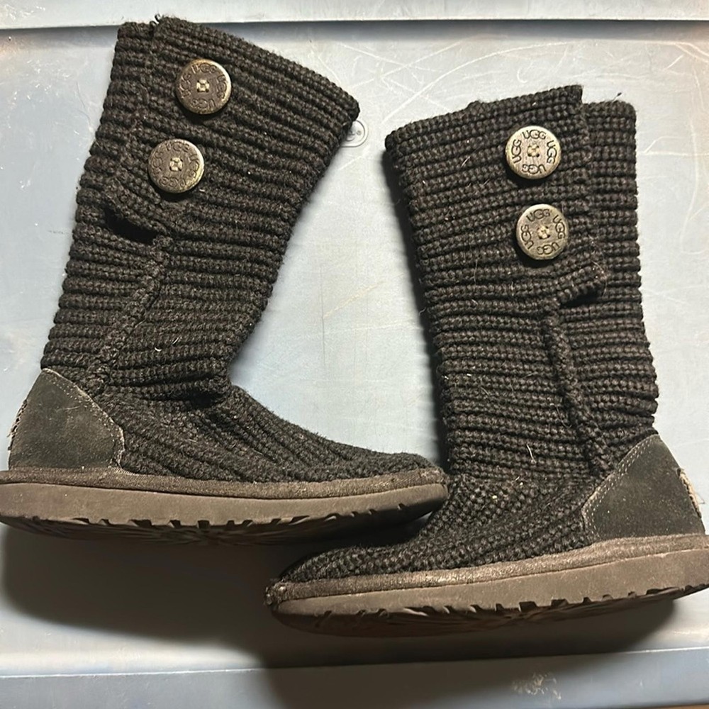 Black quilted uggs