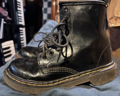 Junior Doc Dr Martens 1460 Patent Leather 8 eyelet Lace & Zip boots Kids Size 12