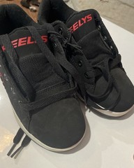 Heelys Voyager Black Red Wheeled Sneaker Youth Size 3 HE100712h New