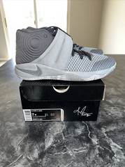 Nike Kyrie 2 II GS Wolf Grey Omega Cool Marble Oreo Irving 826673-004 7y EU 40