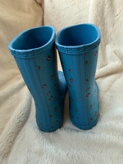 $75 Hunter Kids First Classic Rain Boot Blue & Cherry Print UK2/US3/EU34