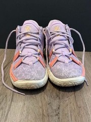 Nike Kyrie 7 GS ‚Daughters‘ Lilac Melon Tint Basketball Shoes CT4080-501