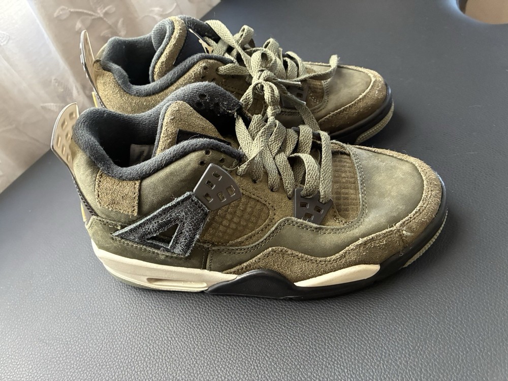 Air Jordan 4 Retro “MEDIUM OLIVE” Youth size 4