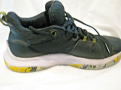 Under Armour Curry Size 7Y Black/ Sneakers Preowned