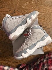 Jordan Air Jordan 9 Retro (GS) Gray/White Leather Basketball Sneaker 5Y