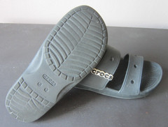 Black rubber Two-strap CROCS SLIDE SANDALS Youth teens size Men 5 Women 7 Charms