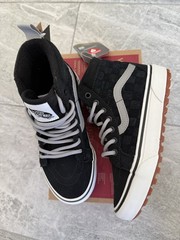 NWT BOYS GIRLS VANS SZ 1.5 SHOES Sk8-Hi MTE