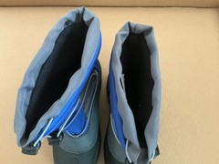 Itasca Big Kid Size 4 Winter Snow Boot Blue Insulated Waterproof Outdoor Travel