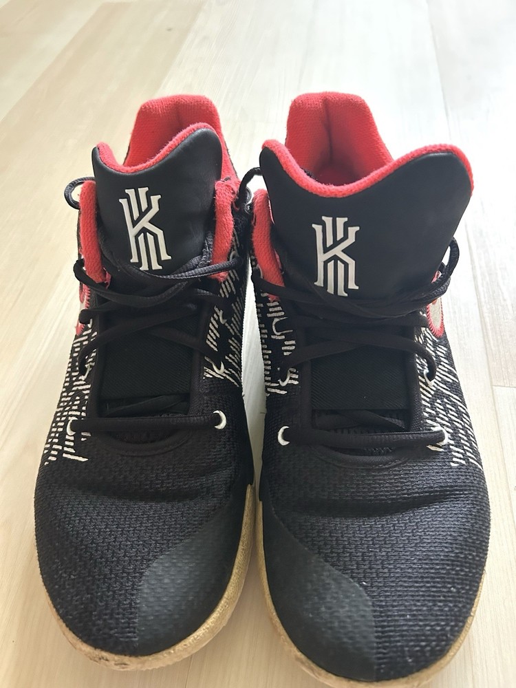 Nike Kyrie Flytrap II GS Black/Red/White Basketball US 9.5