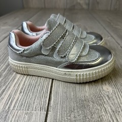 Tucker + Tate Teagin Sneaker Silver Metallic Size 11 Kids