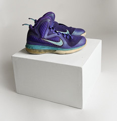 Nike Lebron 9 Summit Lake Hornets Unisex Kids High Top Athletic Sneakers US 5.5