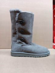 UGG Women’s Bailey Button Triplet boot, Size 5, Grey 1962 Y
