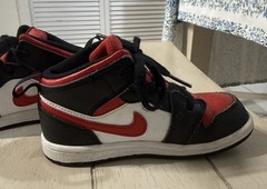 Nike Jordan 1 Mid SE Black Fire Red Retro Youth Toddler TD Size 10C Sneakers