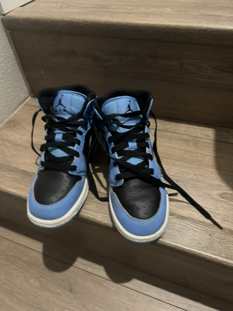 Size 4Y Jordan 1 Mid University Blue Black