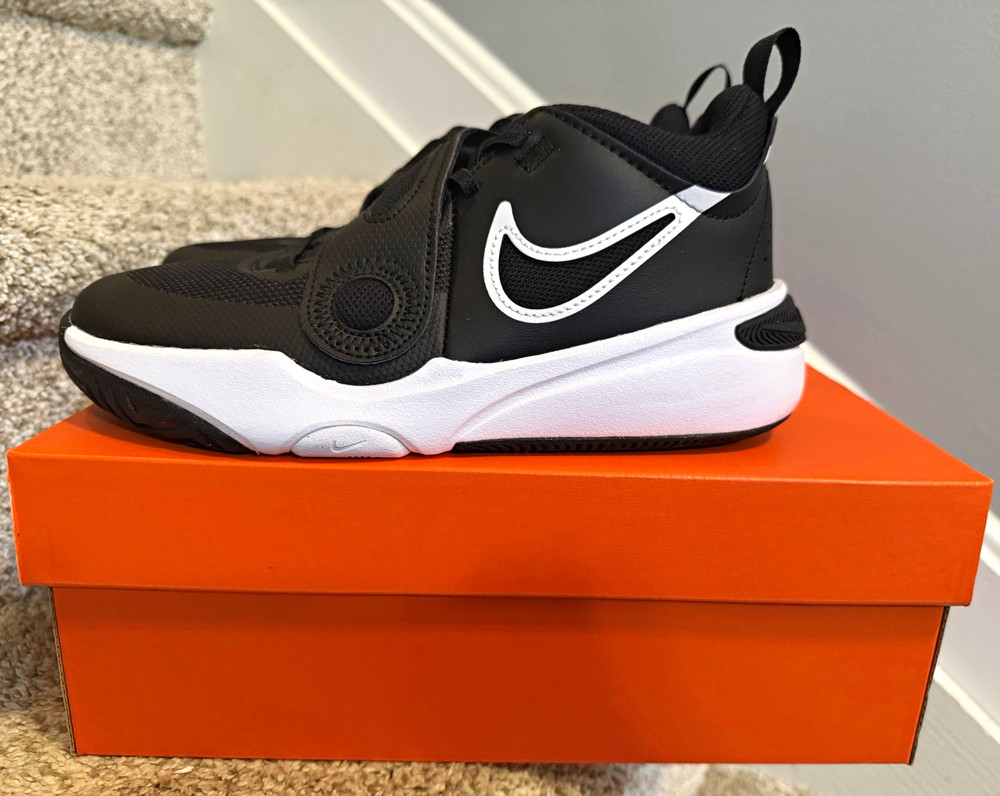 Nike Team Hustle D 11 (GS) Sneaker Kids 5Y Black/White Hook & Loop DV8996-002