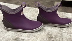 Xtratuf Kid’s Ankle Deck Boot – Dewberry/Purple Gumdrop XKAB500Y Size 2M