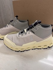 On Cloudhero Mid Waterproof Silver/Seedling Unisex Kids US 4 EU 36 Sneakers