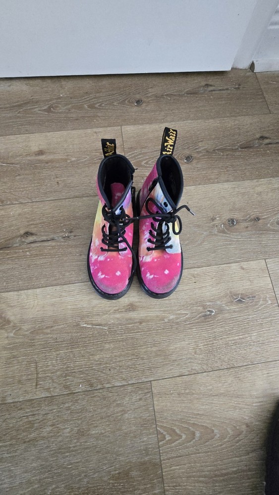 Dr. Martens Youth Size 1