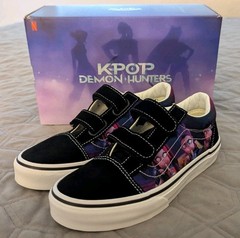 KPop Demon Hunters x Vans Little Kids Old Skool V Shoe – Size 3