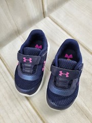 UNDER ARMOUR SURGE 2 ALTERNATIVE CLOSS Kids 5 SNEAKER BLUE