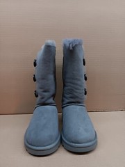 Ugg K Bailey Button Triplet, Grey, Sz 4