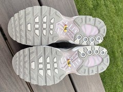 CD0609-035 Nike Air Max Plus – Size Y7 / W8.5 Brand New In Box