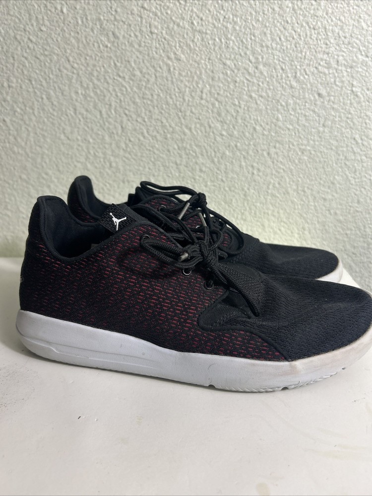 Jordan Eclipse BG ‚Black Gym Red Youth Size 7Y 724042-021