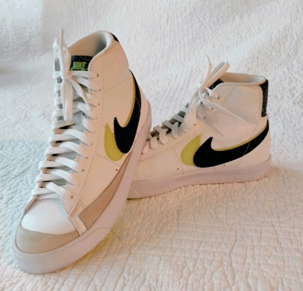 Nike Blaze Mid ’77 SE Size 7y DD1874-100