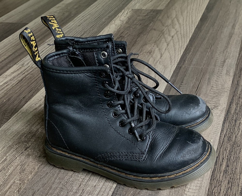 Kids Dr. Martens Boots Doc UK Sz 10, US 11 Black Combat Boots Laces/zipper