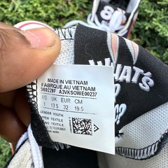 Converse Chuck Taylor Bugs Bunny 80th Anniversary High Top Sneakers Kids Size 1