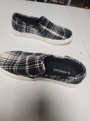 Magellan Black & White Plaid Shoes Size 7 B.
