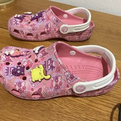 Crocs Hello Kitty & Friends Kids Clog Sandals Pink/Purple/White JR/3 Charms 2023