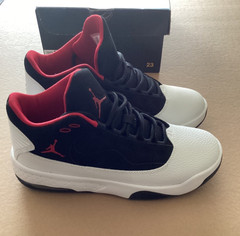 Jordan Max Aura 2 (GS) 7Y excellent condition