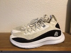 Under Armour Curry GS Sz 7 FLOW White Black 3024785-111 Basketball Shoe