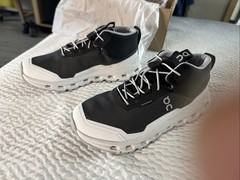 On Cloud Cloudhero Mid Waterproof Shoes Size 3.5 Youth