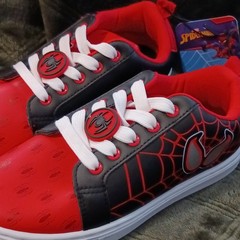 Marvel Spider-Man Kids Size 2 Red/Black/White Low Top Lace-Up Sneakers Web Logo