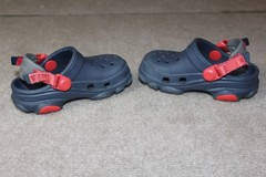 Crocs Crocband clogs in navy blue with a red and white midsole stripe Size J 6