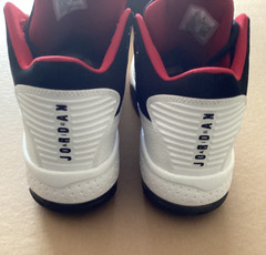 Jordan Max Aura 2 (GS) 7Y excellent condition