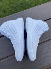 Nike Kobe III Kids‘ GS Halo Sneakers Triple White, HQ2304-100, Size Y5.5 / W7