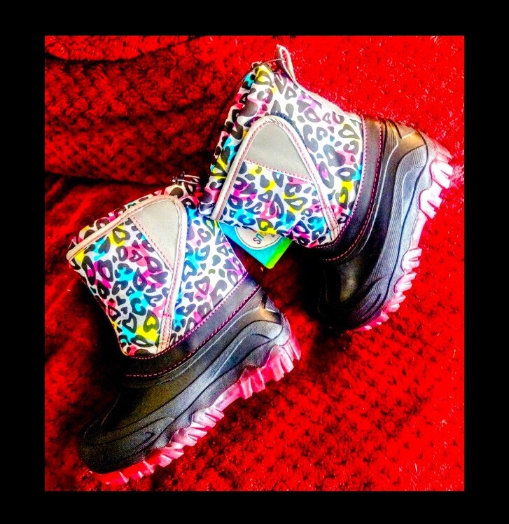 Members Mark Kids LightUp Insulated Snow Boots size 11/12(7.5″X3.5″)coldrate-10°