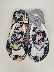 (Mismatched Color): Roxy Kids Blue Floral Flip Flop Sandals Youth Size 1 Sample