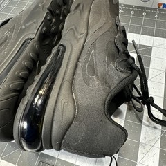 Nike Air Max 270 React Triple Black Athletic Shoes 7 Y Womens 8.5